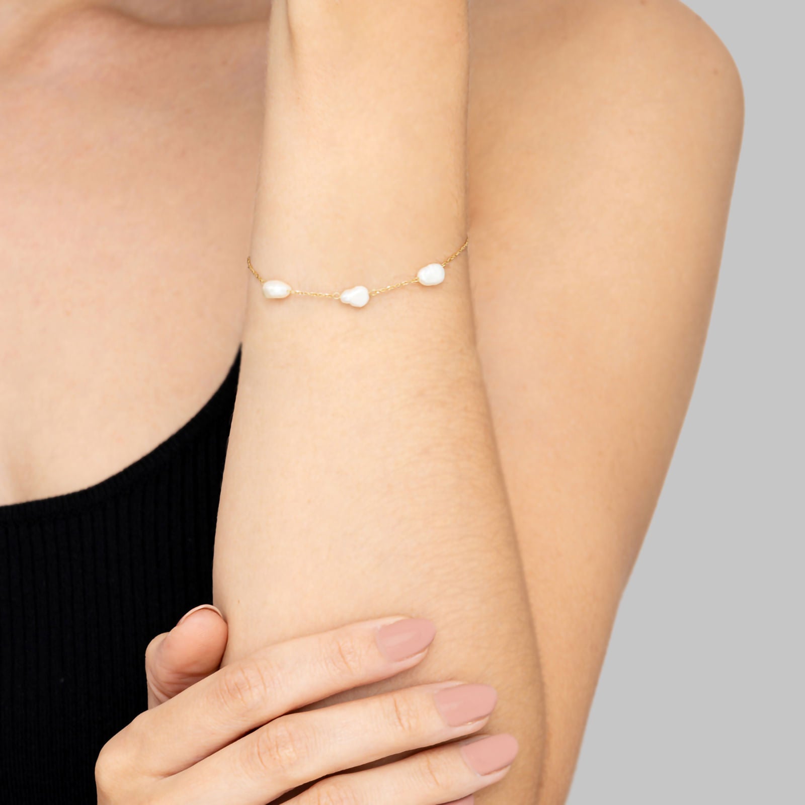 Pulseira Orla Elegante Ouro Amarelo 18K Pérola Natural Delicada Feminina Luxuosa
